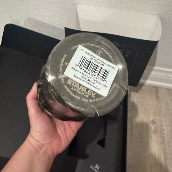 Stanley HALLOWEEN QUENCHER H2.O FLOWSTATE™ TUMBLER | 20 OZ Deadly Damask - Picture 4 of 7